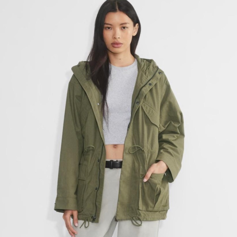 Aritzia TNA Christie Jacket in Army Green Hooded Women’s Size 2